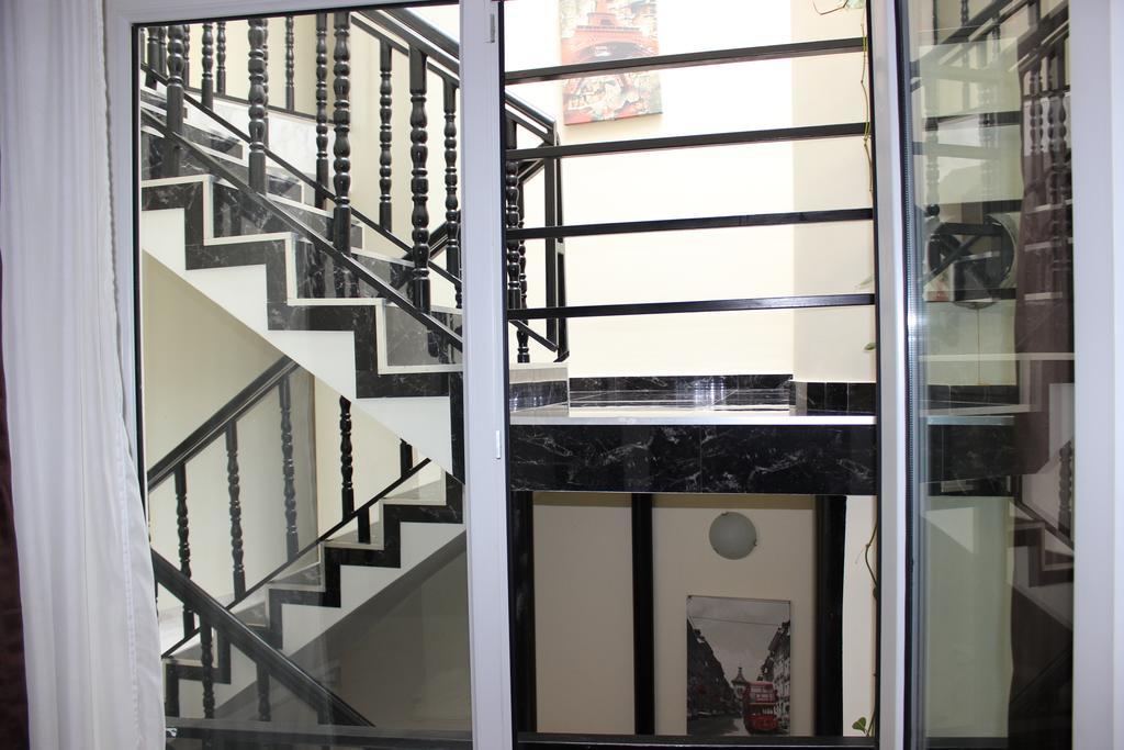 Hotel Nina Tbilisi Luaran gambar
