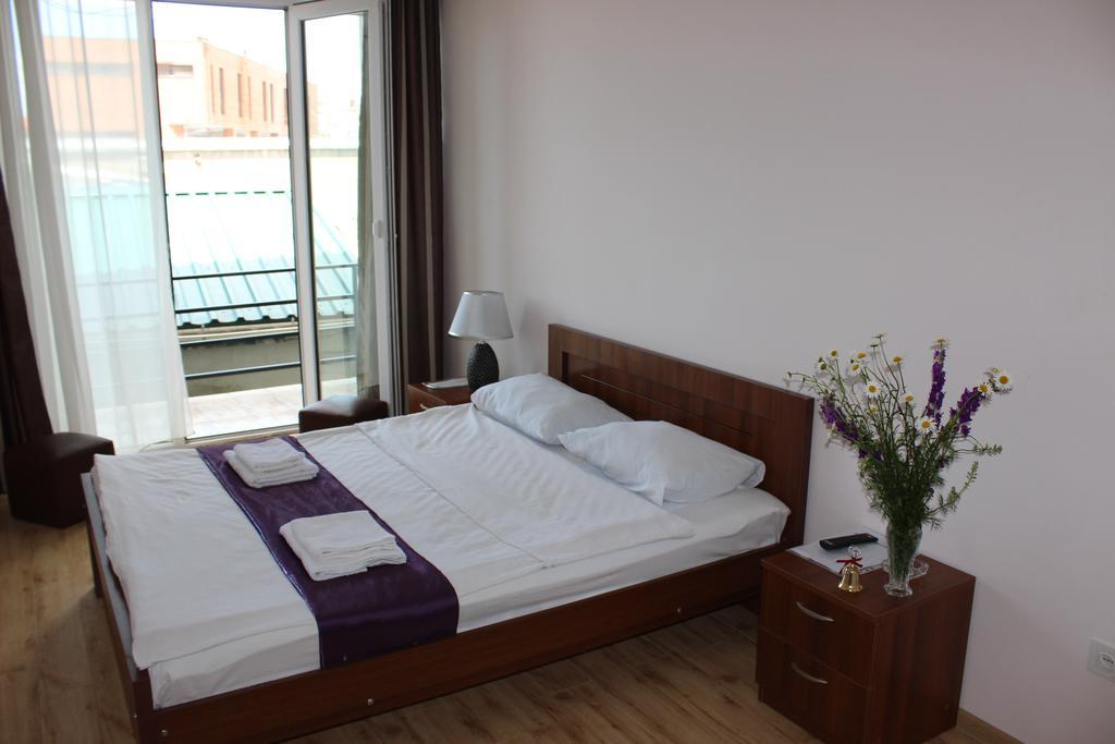 Hotel Nina Tbilisi Luaran gambar